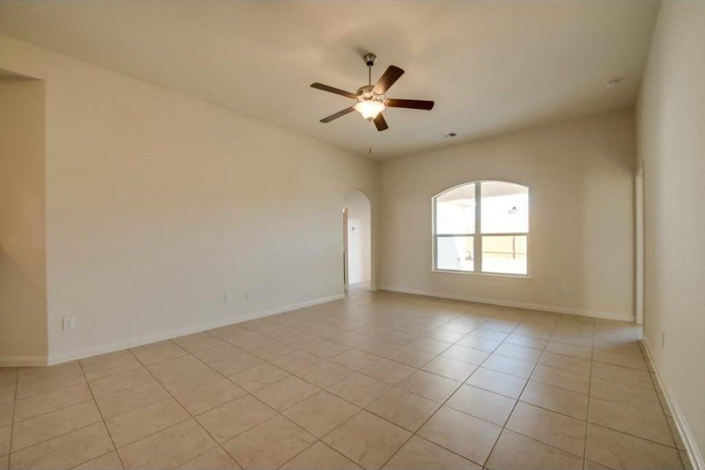 2321 Sable Wood Dr - Photo 4 of 8