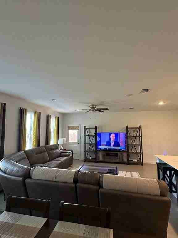 1324 Rockwell Dr - Photo 2 of 18