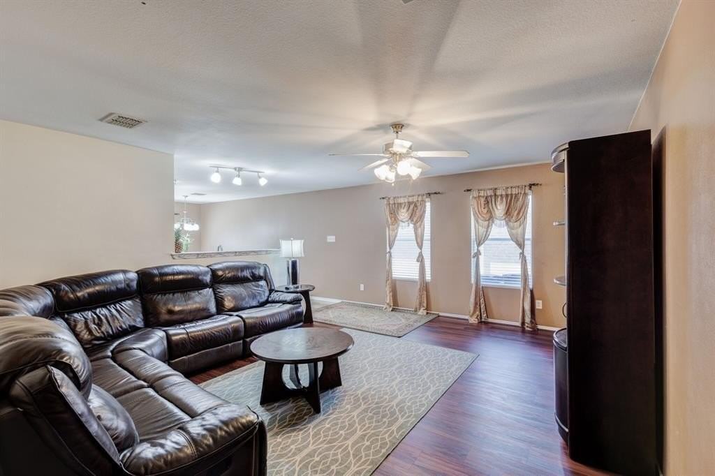 12804 Feathering Dr - Photo 4 of 22