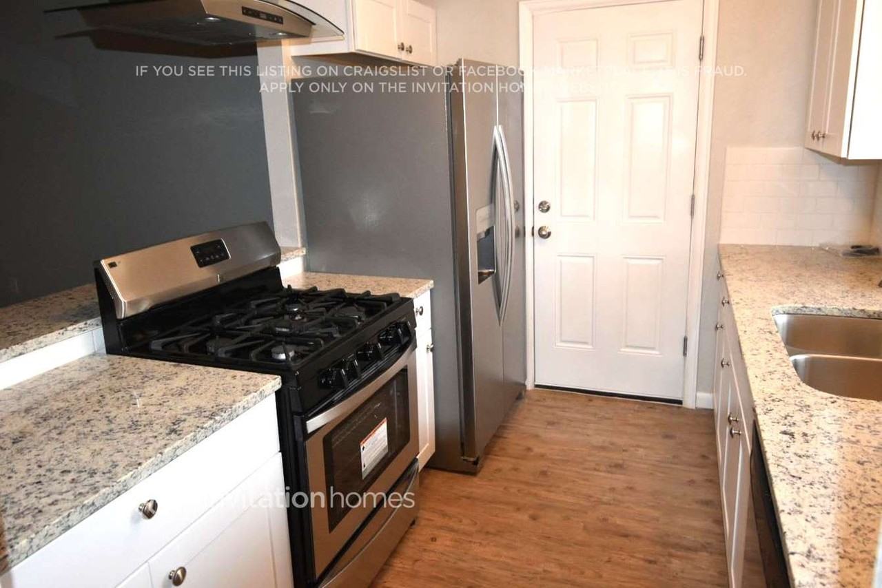 5656 S Malta St - Photo 3 of 14