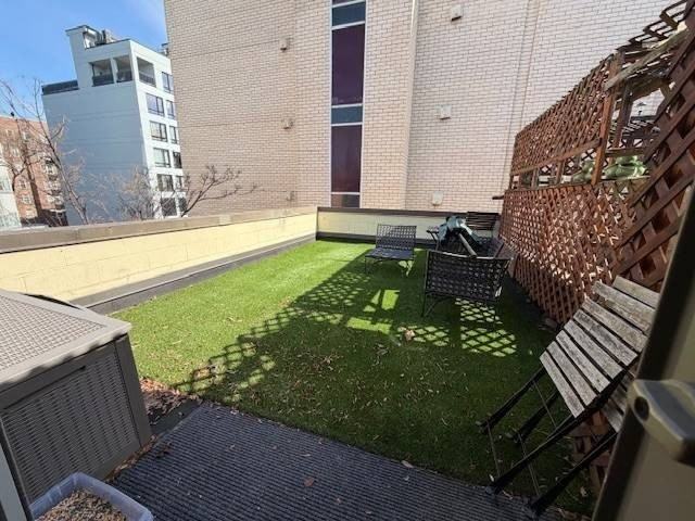 749 Ocean Pkwy - Photo 7 of 8