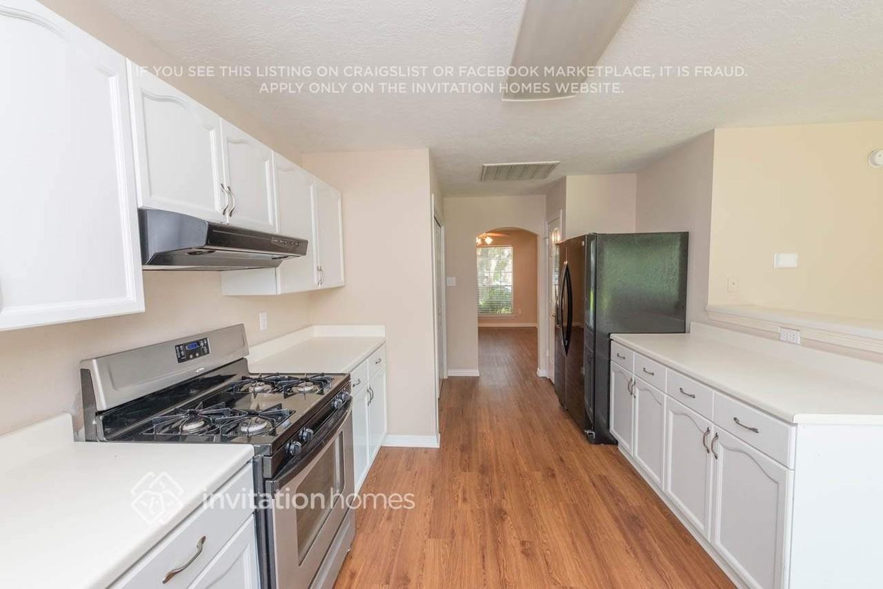 6427 Founding Dr - Photo 4 of 14