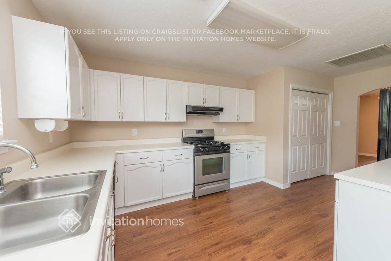 6427 Founding Dr - Photo 6 of 14