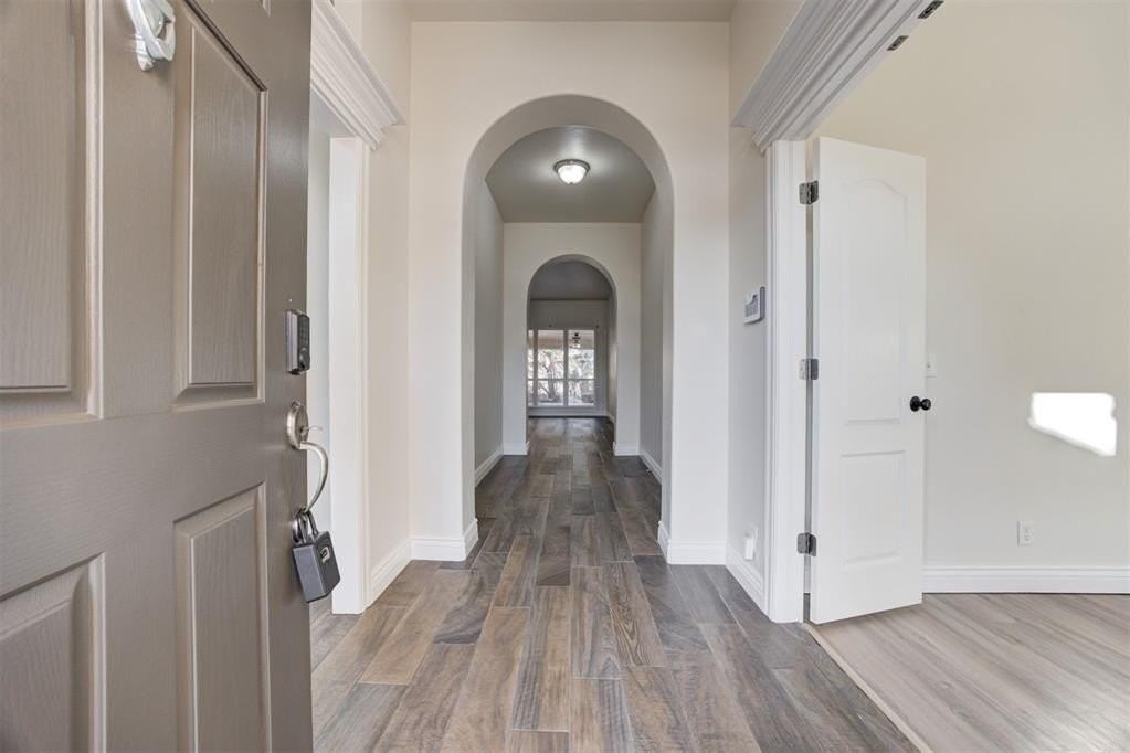 1708 Nw 161st Cir - Photo 4 of 50