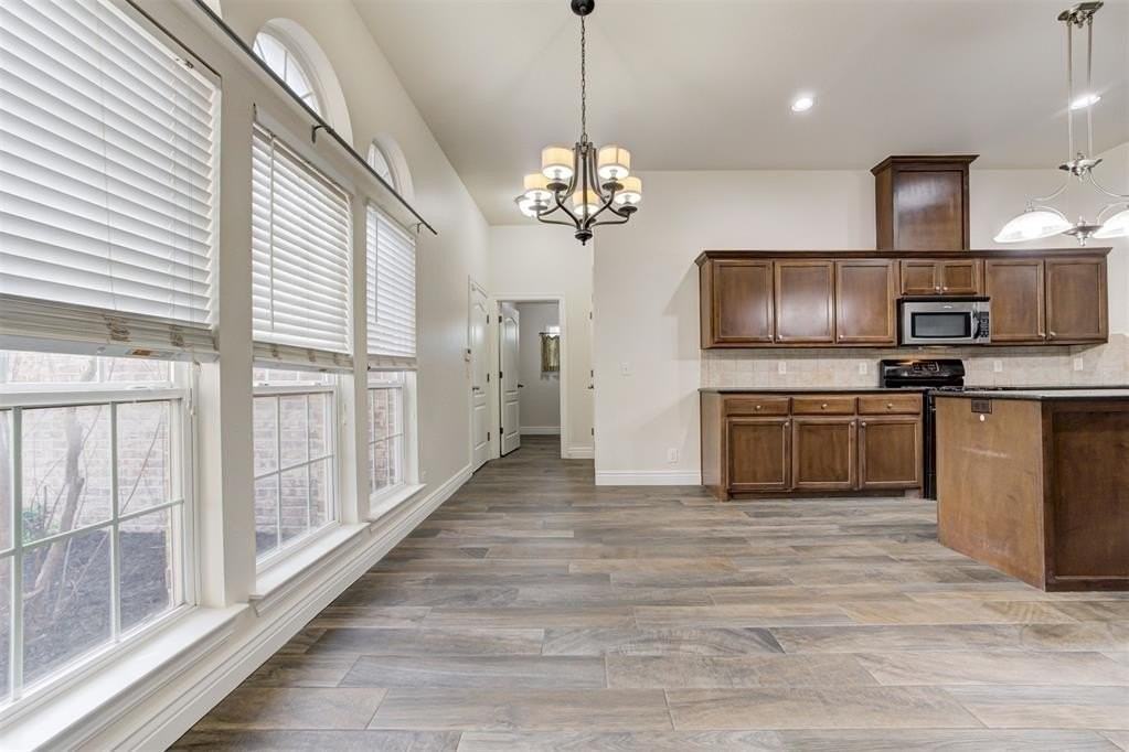 1708 Nw 161st Cir - Photo 7 of 50