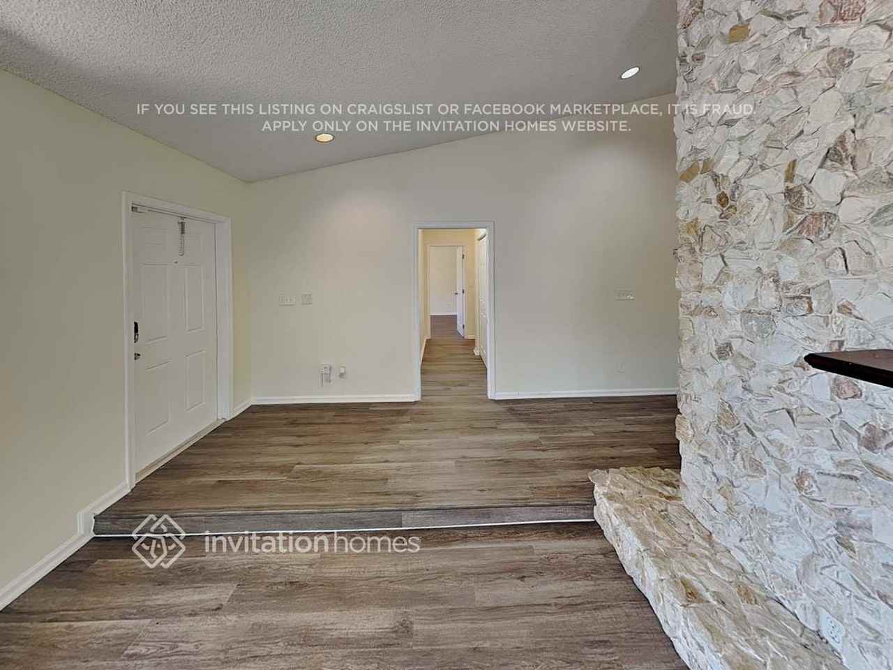 10941 Nw 7th St - Photo 4 of 19