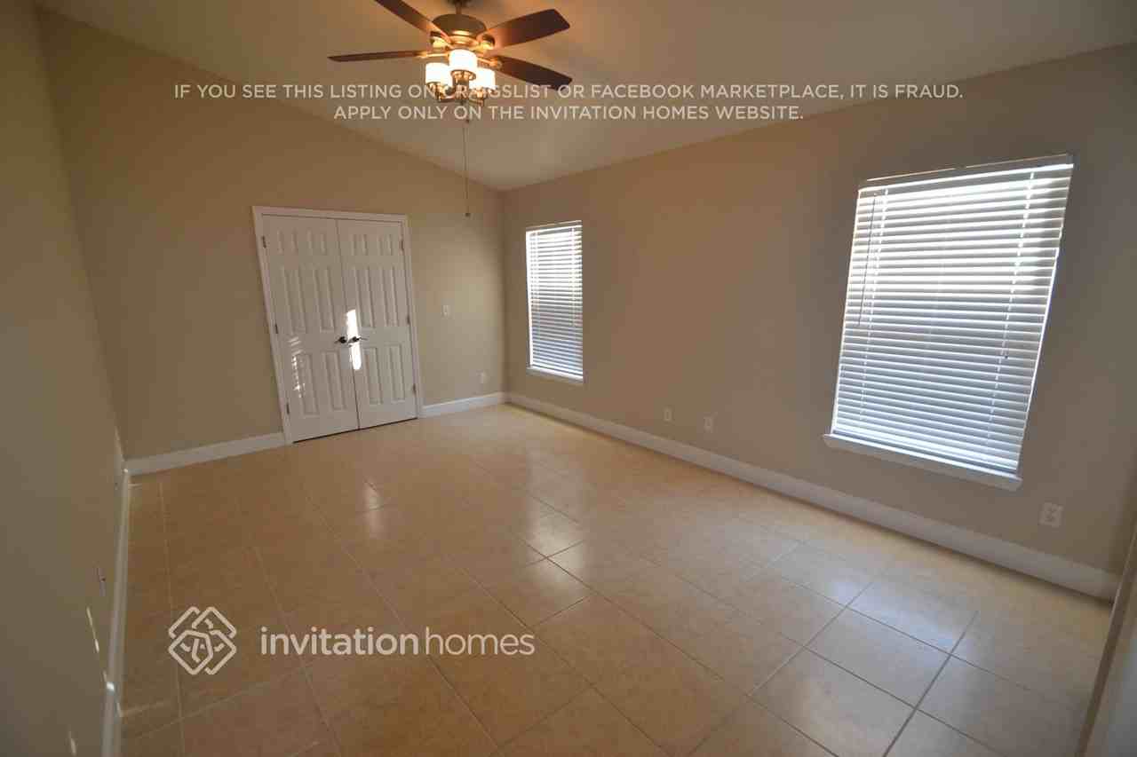 5328 Blue Grass St - Photo 5 of 10