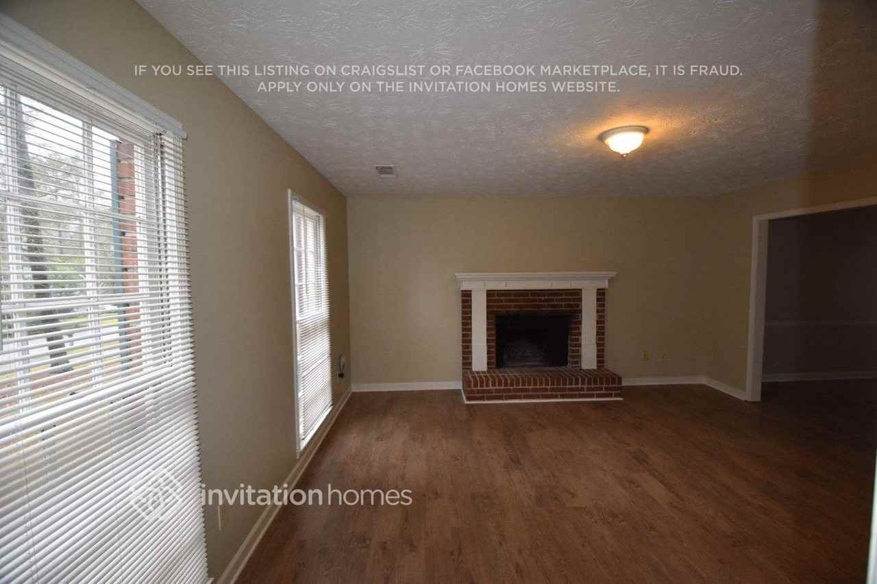 2930 Glynn Mill Ct - Photo 2 of 13