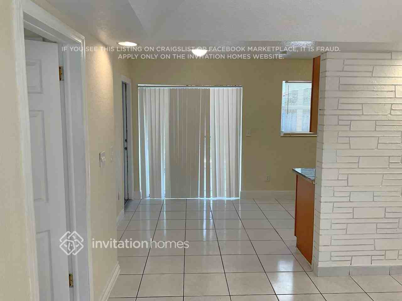 640 Sw 51st Ave - Photo 5 of 16