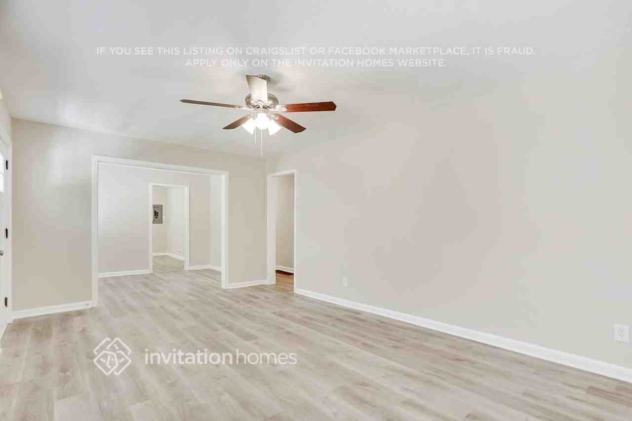 1873 Shamrock Dr - Photo 5 of 21