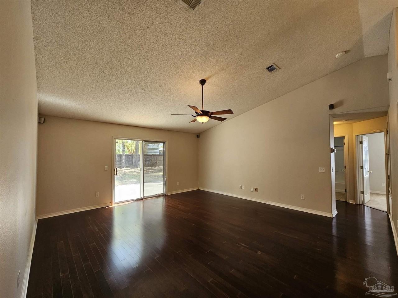 4347 Crosswinds Dr - Photo 6 of 25