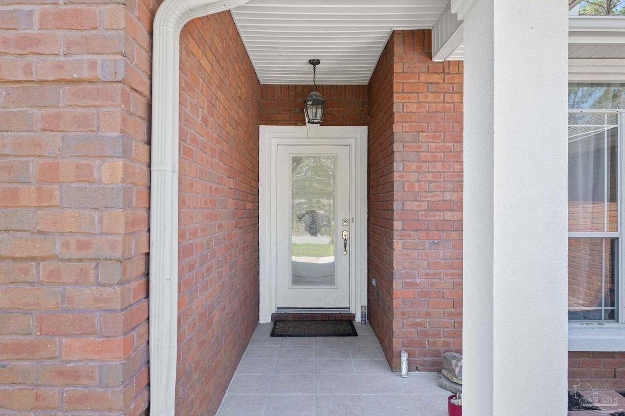 6673 Redfield St - Photo 4 of 36