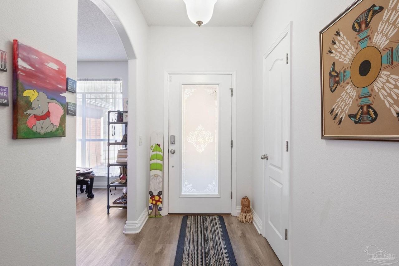 6673 Redfield St - Photo 5 of 36