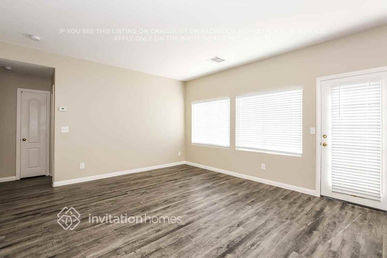 6567 Tulip Garden Dr - Photo 4 of 19