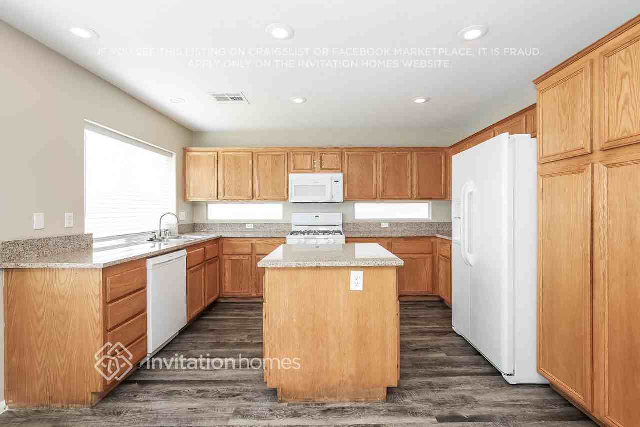 6567 Tulip Garden Dr - Photo 7 of 19