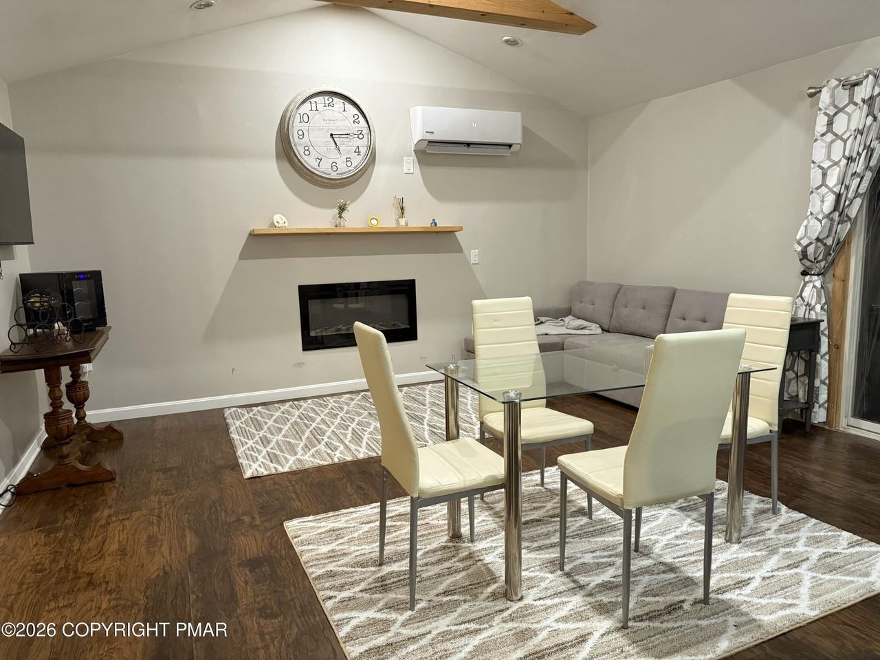 3262 Hamlet Dr - Photo 5 of 16