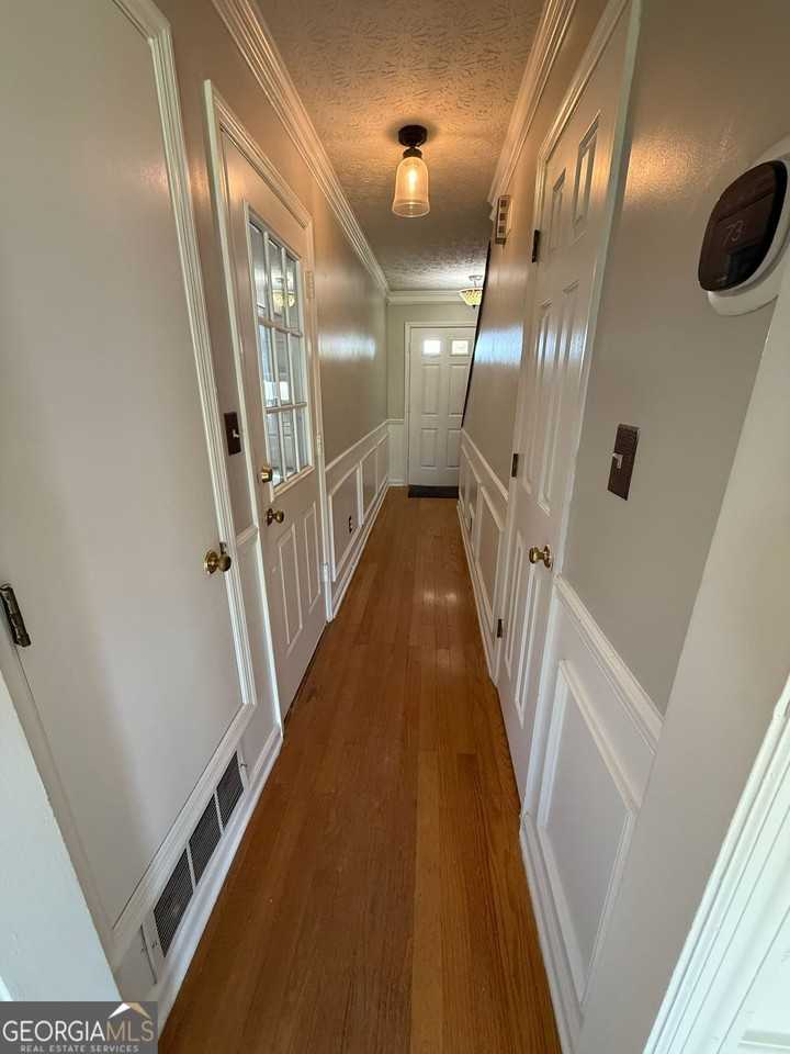 1555 Hardin Ave - Photo 6 of 29