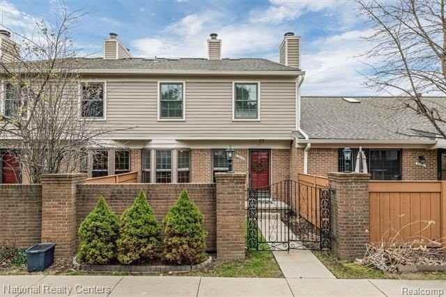 22353 Peachtree - Photo 2 of 24