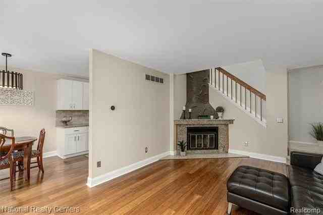 22353 Peachtree - Photo 5 of 24