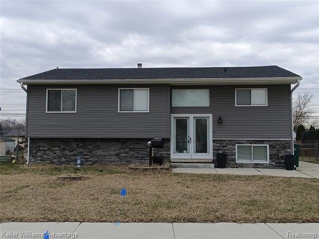 15730 Anthony St - Photo 2 of 34