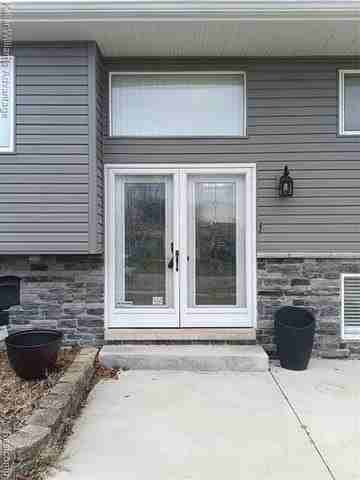 15730 Anthony St - Photo 3 of 34