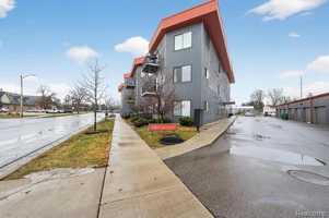 featured image of 293 N 2nd St