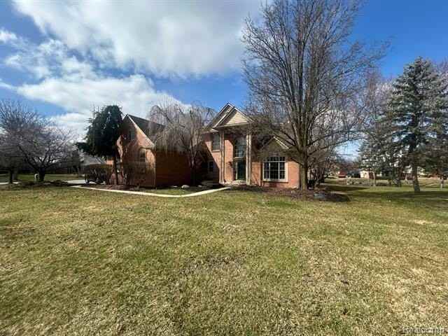 855 Chelsea Rd - Photo 2 of 50