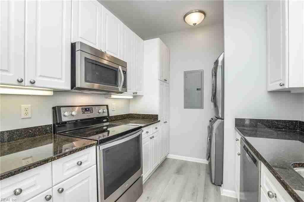 2357 Wessington Dr - Photo 2 of 29