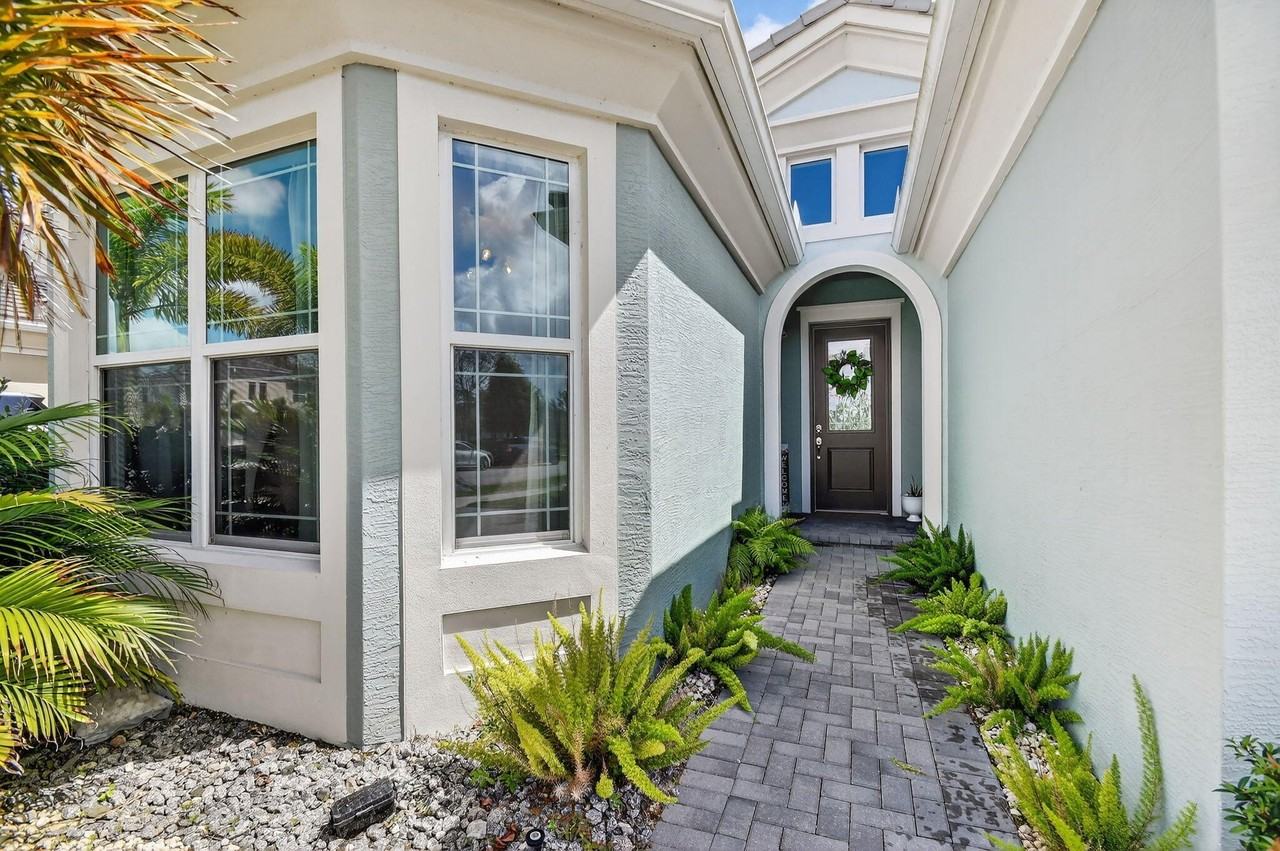 4560 Ambersweet Way - Photo 4 of 50