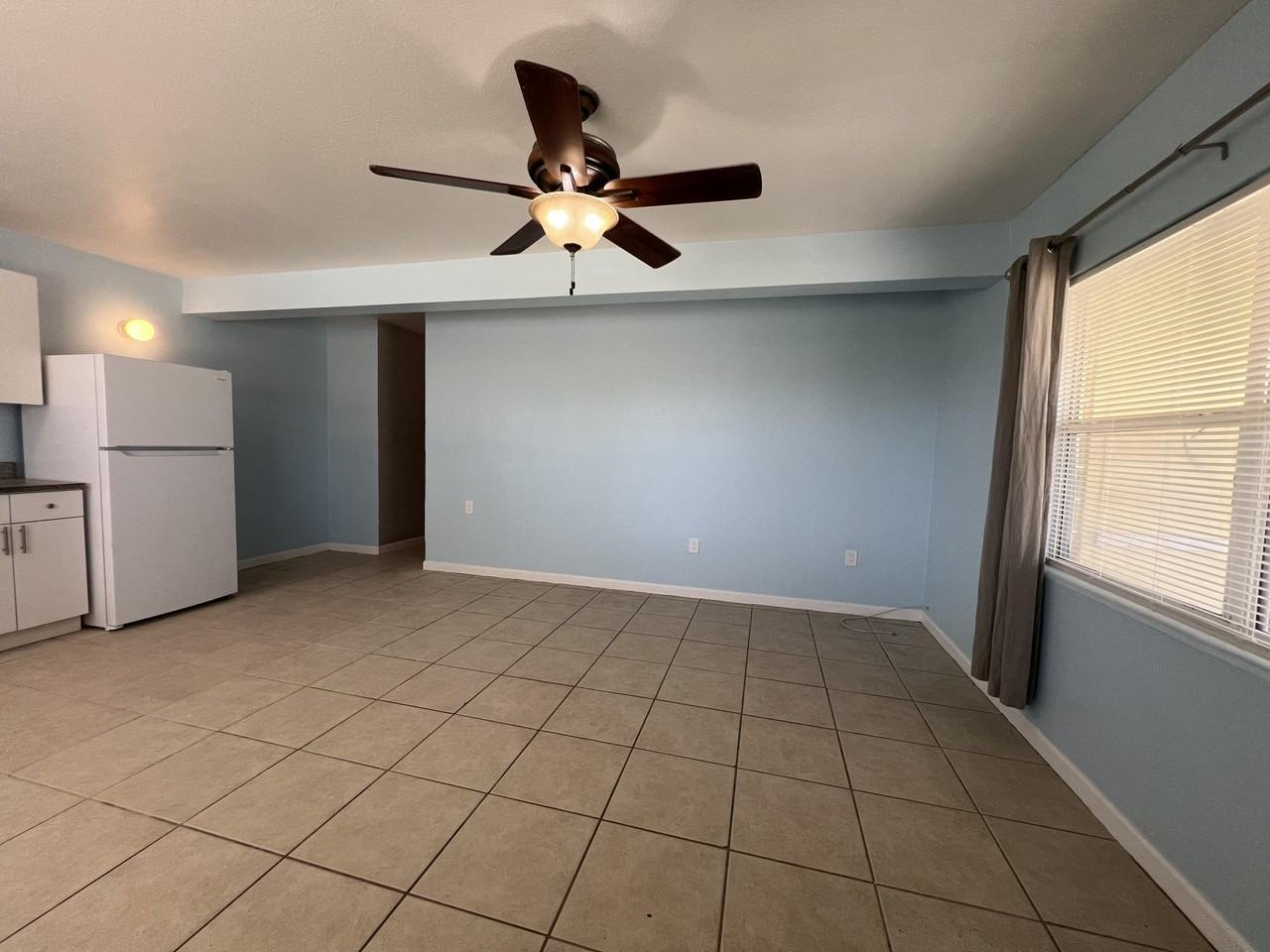 708 Avenue I #A - Photo 4 of 9