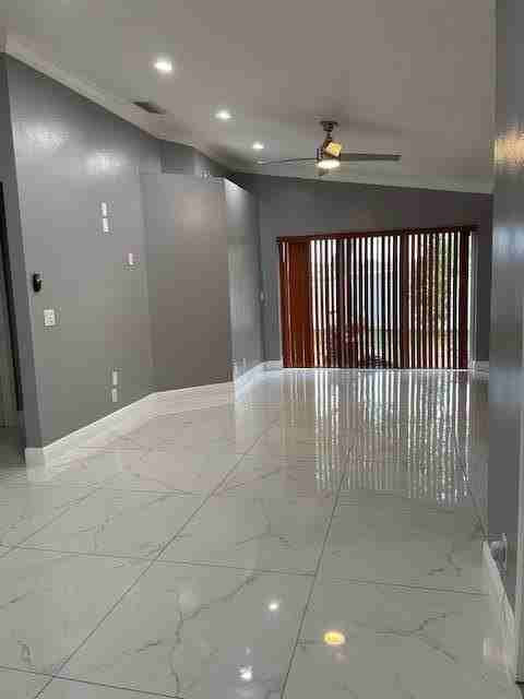 6352 Nw 36th Ave - Photo 4 of 20