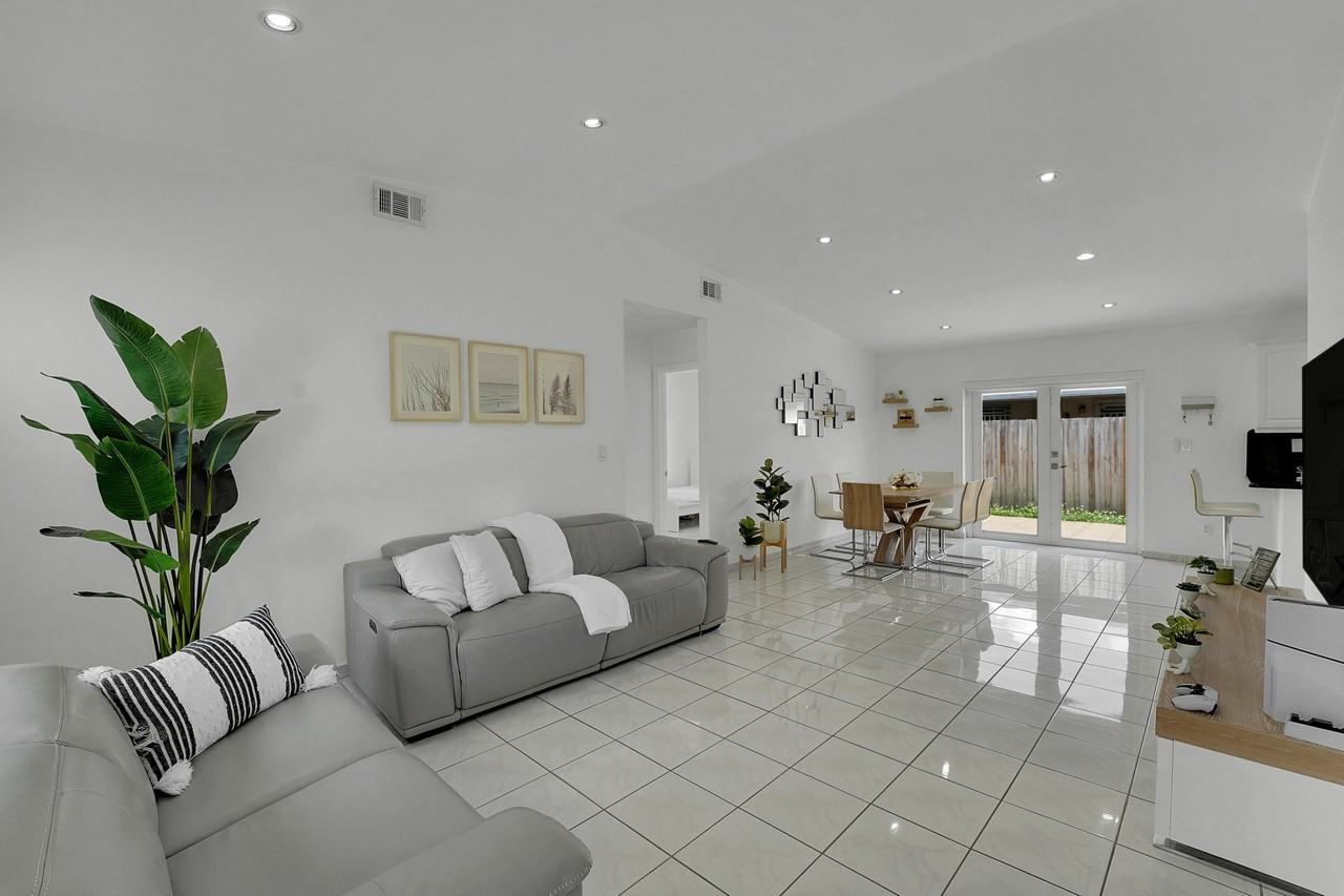 17255 Nw 72nd Ct - Photo 5 of 50