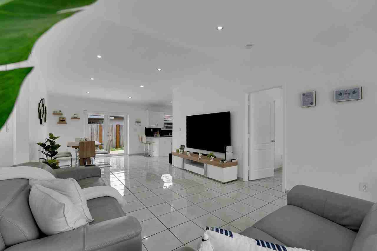 17255 Nw 72nd Ct - Photo 6 of 50