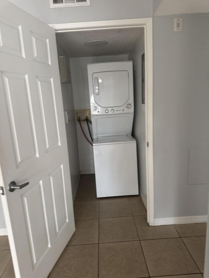 1670 N 42nd Cir Apt 105 - Photo 4 of 7