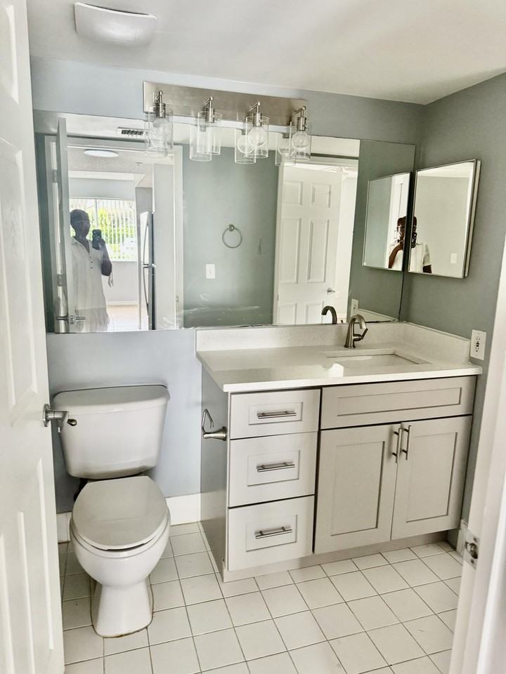 1670 N 42nd Cir Apt 105 - Photo 5 of 7