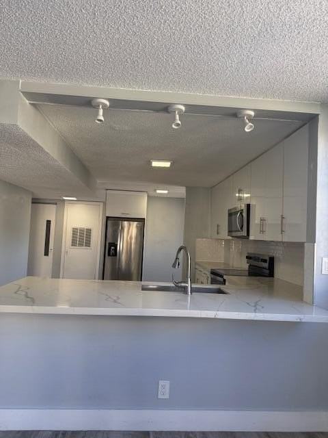 6475 W Oakland Park Blvd Apt 401 - Photo 5 of 33