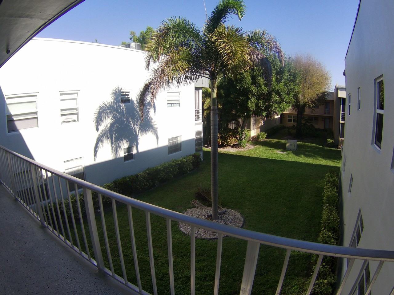 571 Capri L - Photo 3 of 33