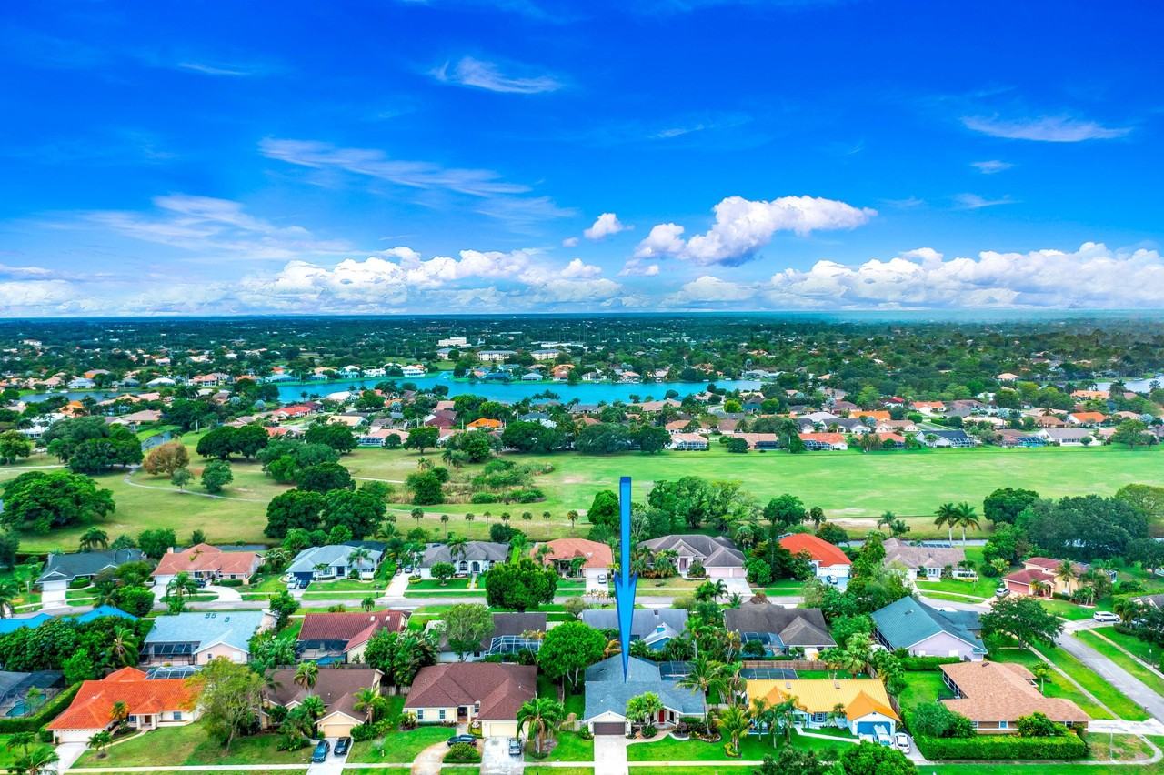 1637 Farmington Cir - Photo 4 of 50