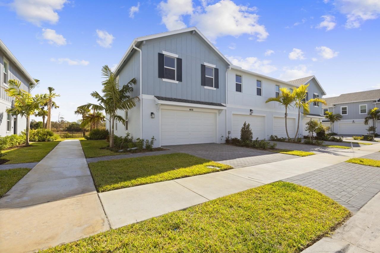 4416 Longwood Lake Sq - Photo 3 of 50