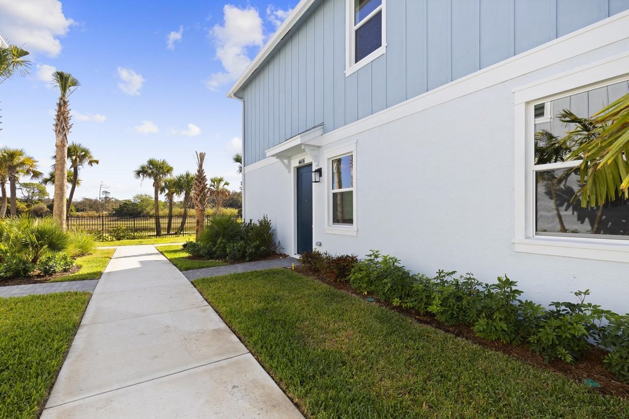 4416 Longwood Lake Sq - Photo 4 of 50