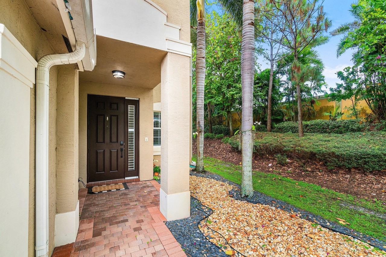 8091 Brigamar Isles Ave - Photo 2 of 42