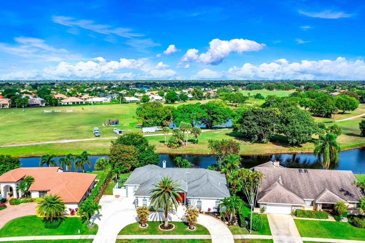 2329 Seaford Dr - Photo 3 of 46