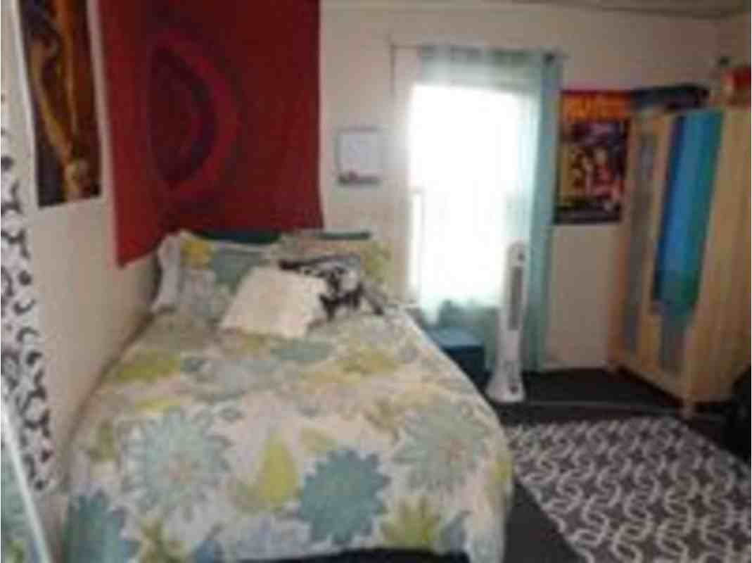 221 N Ashley St - Photo 7 of 11