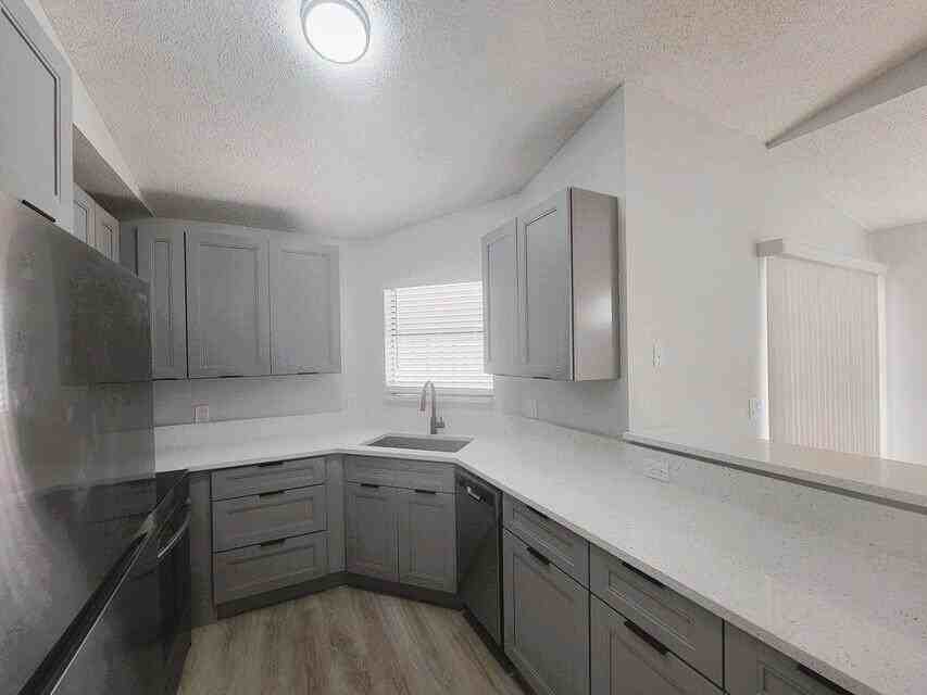 2819 Stoneway Ln - Photo 6 of 17