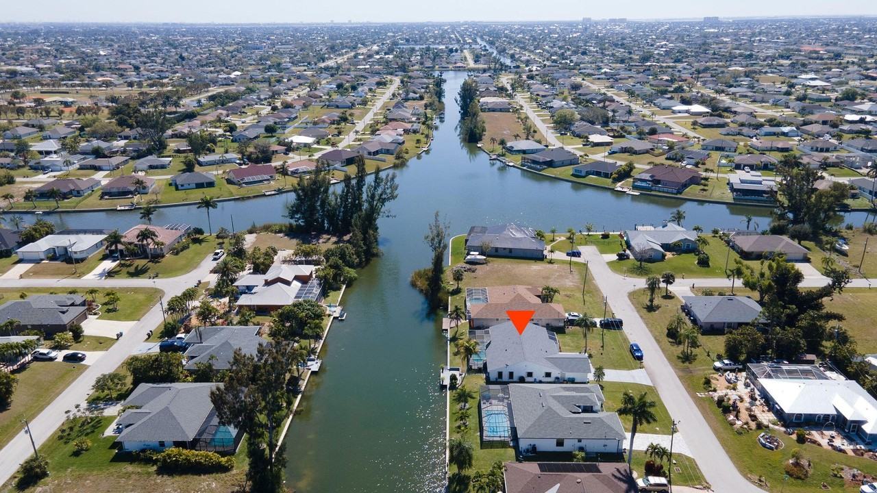 2723 Sw 5th Ave - Photo 3 of 14