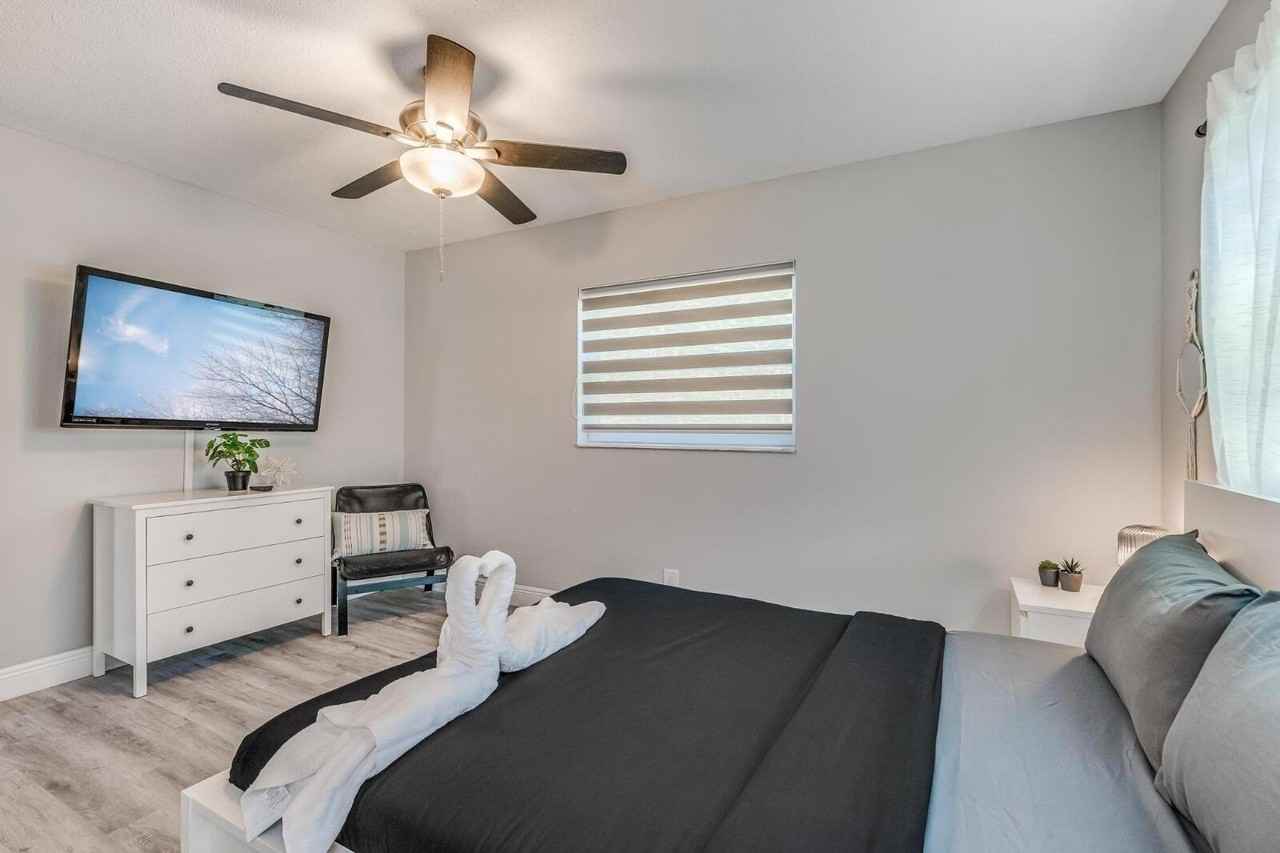 1051 Sw 32nd Ct Unit 1 - Photo 6 of 13