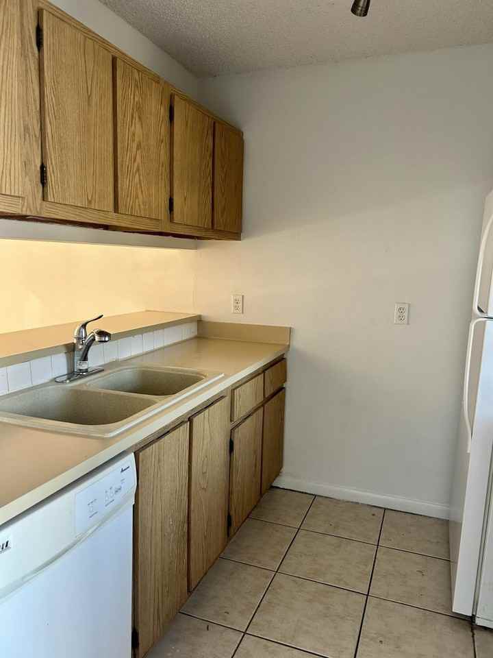 8540 N Sherman Cir #305 - Photo 4 of 25