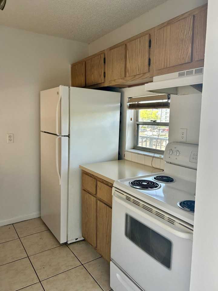 8540 N Sherman Cir #305 - Photo 5 of 25