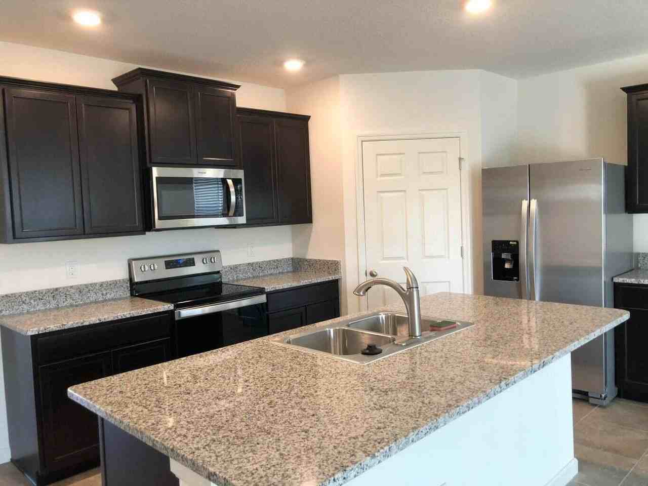 10571 Sw Toren Way - Photo 2 of 12