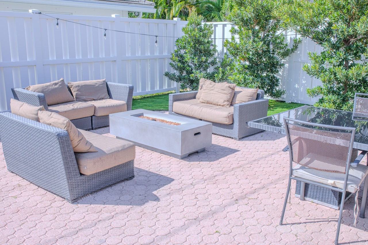 2730 Ne 40th Ct - Photo 3 of 17